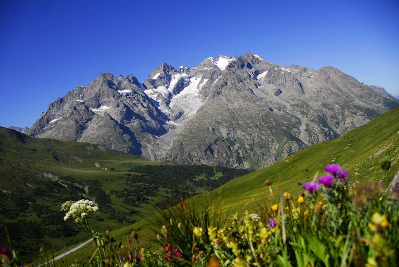 col du lautaret hôtel au bon logis risoul